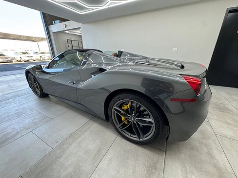 Used 2017 Ferrari 488 Spider RWD image 5