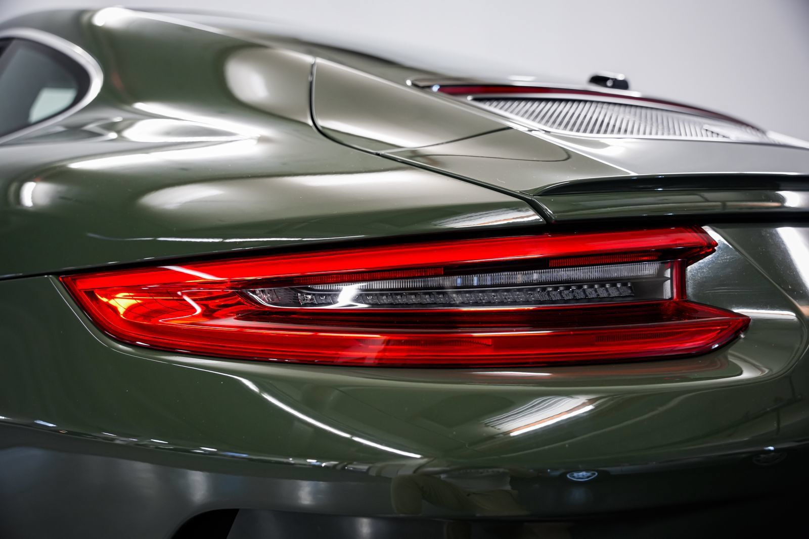 Used 2019 Porsche 911 GT3 RWD image 35