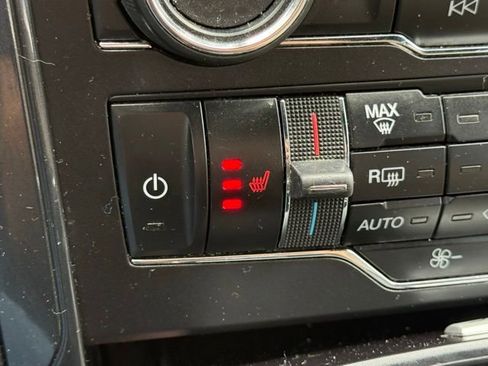 Used 2019 Ford Explorer XLT w/ Equipment Group 202A FWD image 29