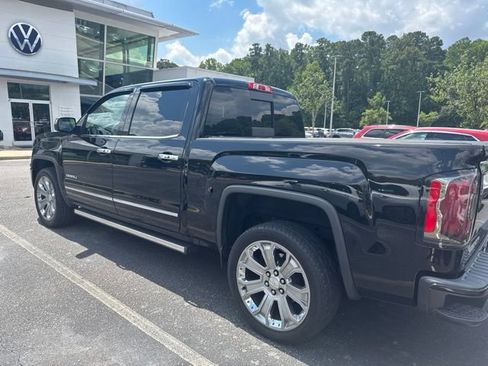 Used 2017 GMC Sierra 1500 Denali w/ Denali Ultimate Package AWD/4WD image 9