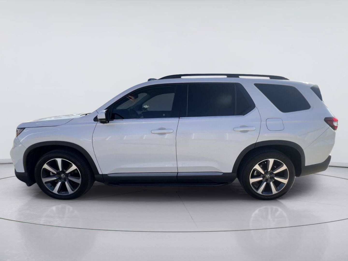 Used 2023 Honda Pilot Elite image 6