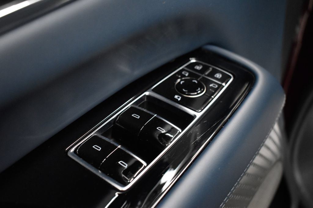 Used 2025 Cadillac Escalade IQ Luxury 2 w/ LPO, Premium Carpet Package AWD/4WD image 15