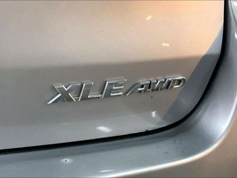 Used 2015 Toyota Highlander XLE AWD/4WD image 10