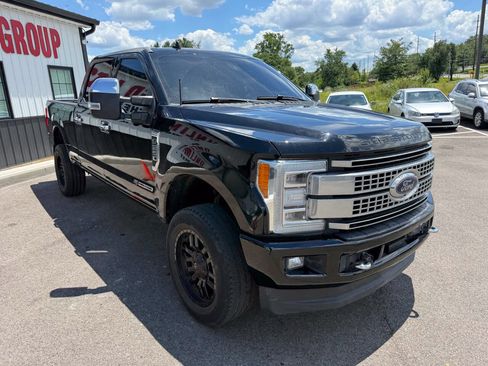 Used 2019 Ford F250 Platinum w/ Platinum Ultimate Package AWD/4WD image 4