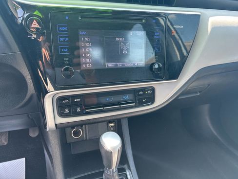 Used 2017 Toyota Corolla LE FWD image 8