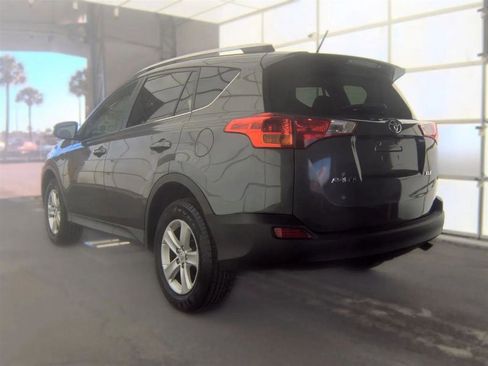 Used 2013 Toyota RAV4 XLE FWD image 8