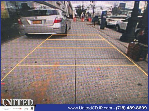 Used 2021 Chevrolet Equinox LT image 25