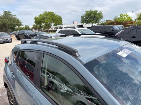 Used 2024 Subaru Crosstrek 2.0i Premium image 5