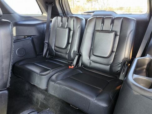 Used 2017 Ford Explorer XLT w/ Equipment Group 202A image 15