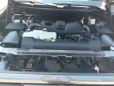 Used 2025 Toyota Tundra Limited w/ TRD Off-Road Package AWD/4WD image 29