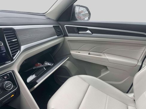 Used 2022 Volkswagen Atlas SE AWD/4WD image 33