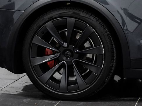 Used 2022 Tesla Model X image 49