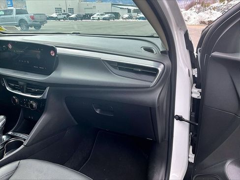 Used 2024 Buick Encore GX Sport Touring image 13