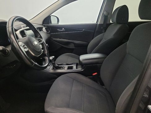Used 2019 Kia Sorento AWD w/ LX Convenience Package image 17