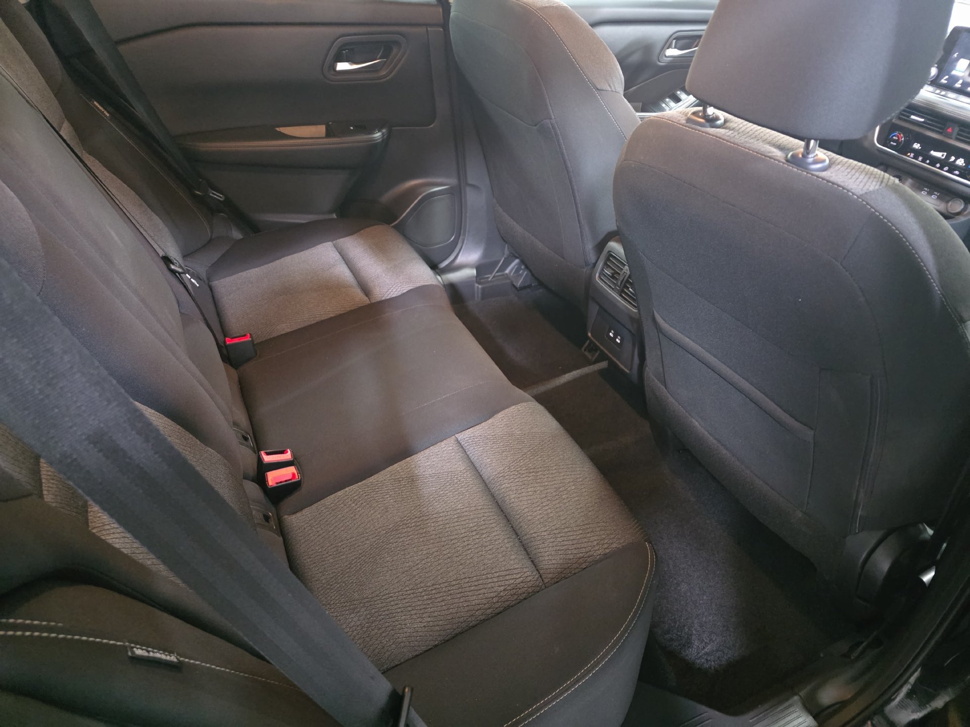 Certified 2026 Nissan Rogue SV FWD image 11