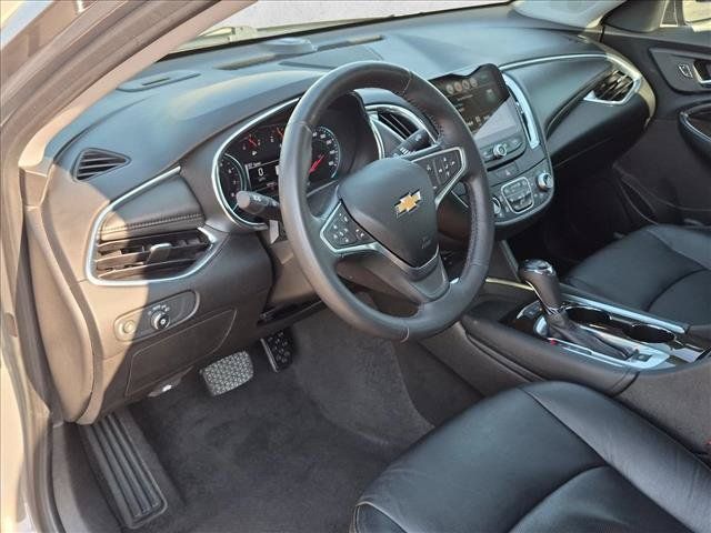 Used 2017 Chevrolet Malibu Premier w/ Premier Sun and Wheel Package FWD image 10