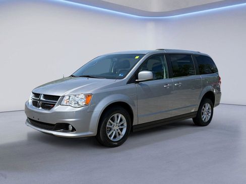 Used 2018 Dodge Grand Caravan SXT FWD image 7