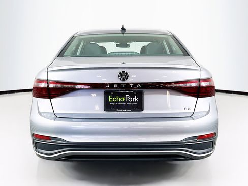 Used 2025 Volkswagen Jetta SE image 7