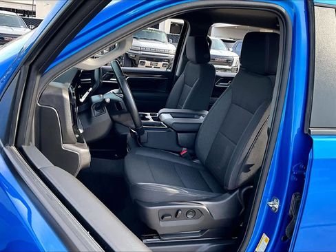 Used 2025 Chevrolet Silverado 1500 LT image 8