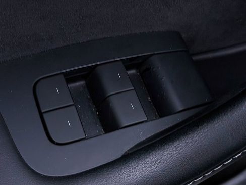 Used 2023 Tesla Model Y Long Range image 17