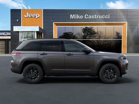 New 2026 Jeep Grand Cherokee Altitude image 21