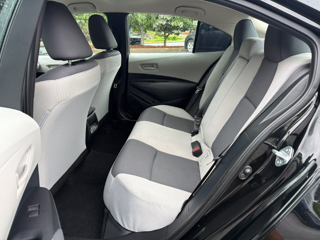 Used 2025 Toyota Corolla LE FWD image 17