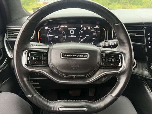 Used 2022 Jeep Grand Wagoneer Series II AWD/4WD image 22
