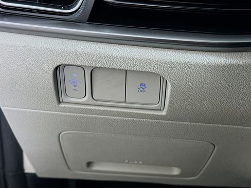 Used 2025 Kia Sorento S w/ Panoramic Sunroof Package image 17