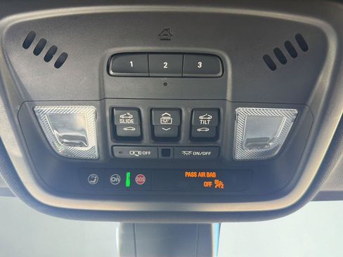 Used 2022 Chevrolet Traverse Premier w/ Redline Edition AWD/4WD image 26