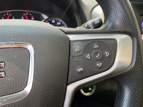 Used 2024 GMC Terrain SLE w/ Driver Convenience Package FWD image 21