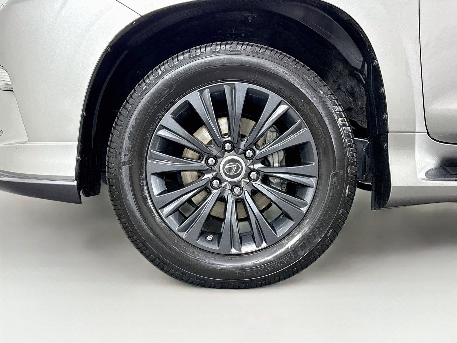 Used 2022 Lexus GX 460 Luxury w/ Sport Design Package AWD/4WD image 51