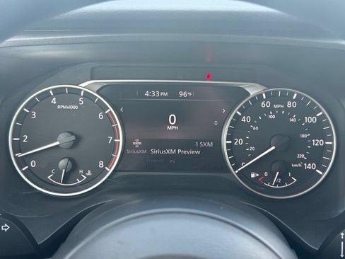 Used 2024 Nissan Rogue SV FWD image 13