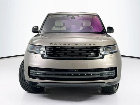 Used 2023 Land Rover Range Rover SE AWD/4WD image 2