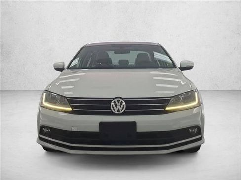 Used 2017 Volkswagen Jetta SEL FWD image 2