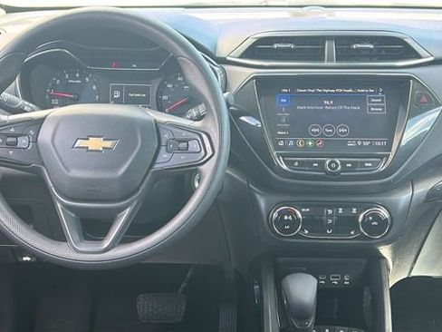 Used 2023 Chevrolet TrailBlazer LT w/ Convenience Package AWD/4WD image 12