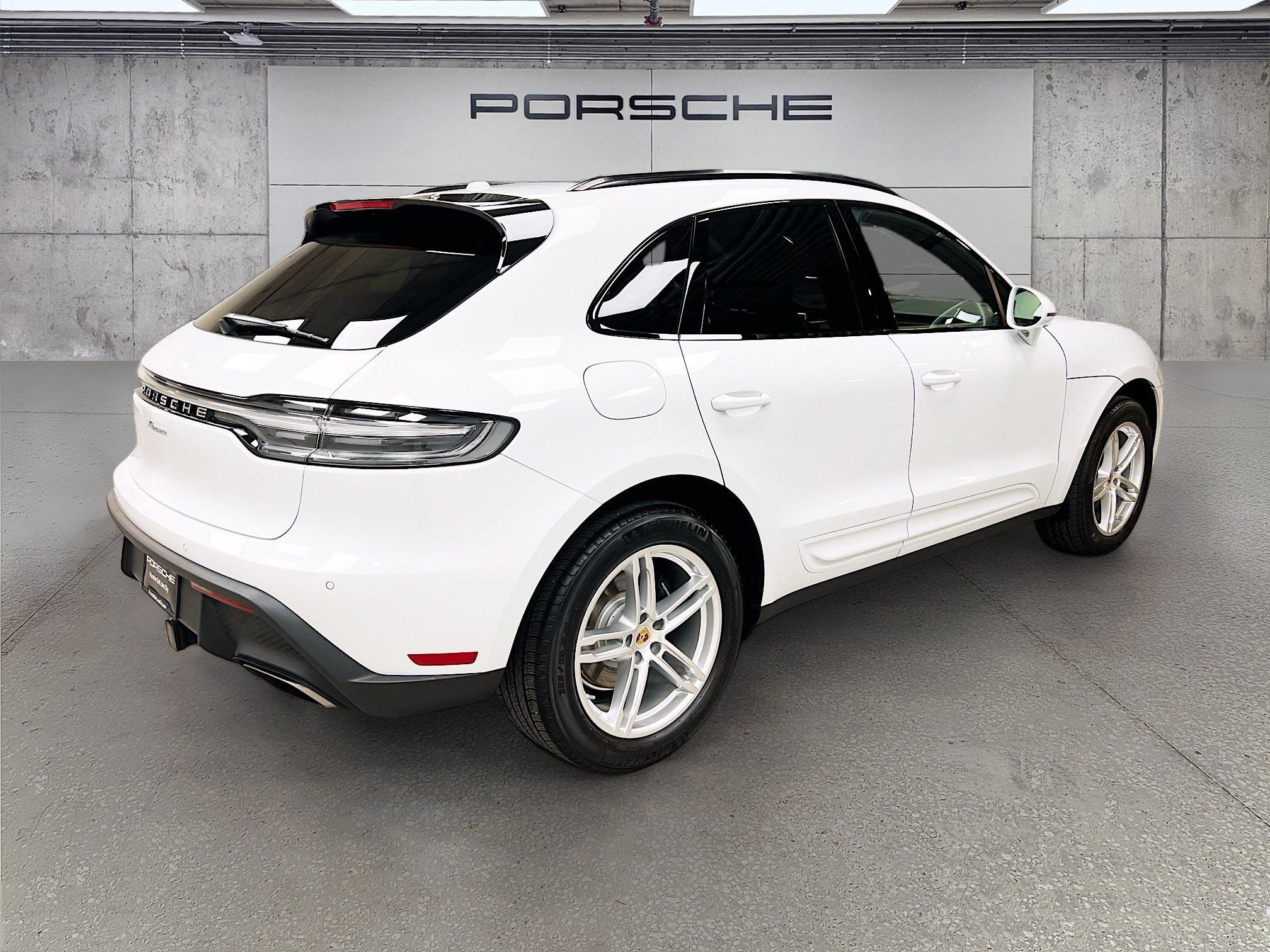 Certified 2026 Porsche Macan AWD/4WD image 9