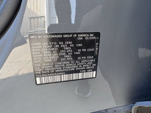 Used 2025 Volkswagen Atlas SE FWD image 31