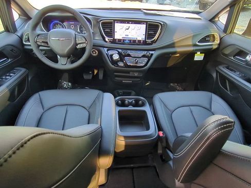New 2026 Chrysler Pacifica Select w/ S Appearance Package FWD image 28