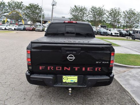 Used 2022 Nissan Frontier SV w/ Technology Package AWD/4WD image 6
