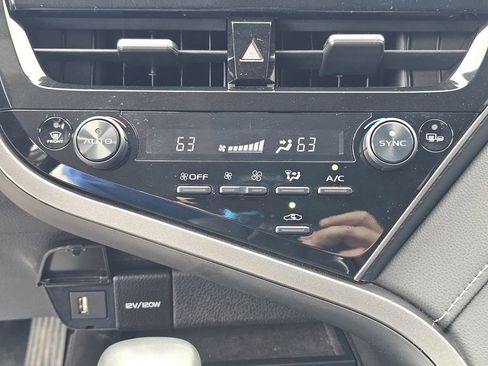 Used 2023 Toyota Camry SE image 26