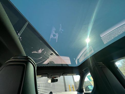 New 2025 Porsche Taycan image 25