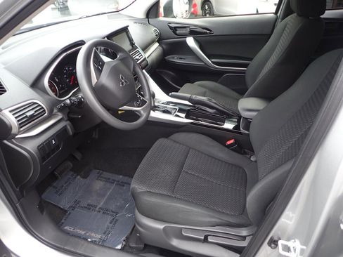 Used 2018 Mitsubishi Eclipse Cross ES FWD image 9