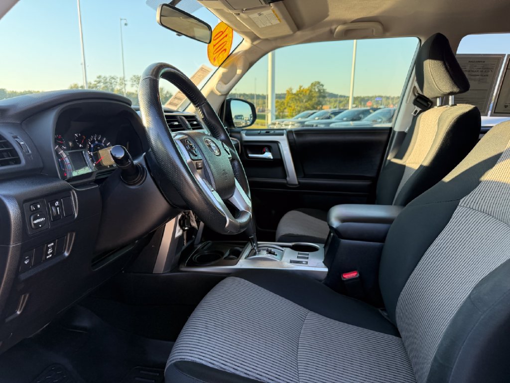Used 2016 Toyota 4Runner SR5 RWD image 4