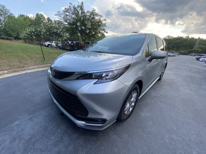 Used 2025 Toyota Sienna XLE