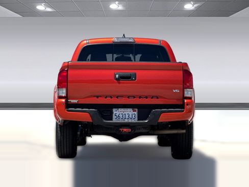 Certified 2017 Toyota Tacoma TRD Sport RWD image 9