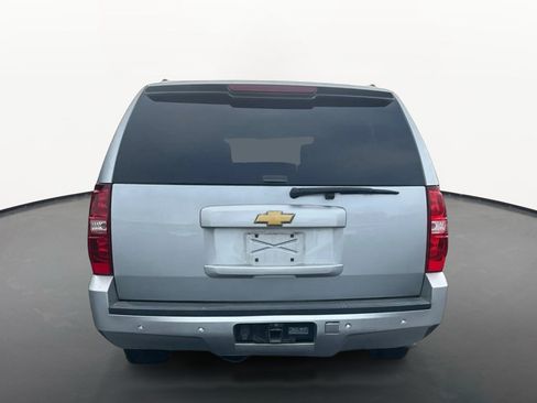 Used 2013 Chevrolet Suburban LT RWD image 4