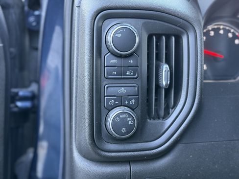 Used 2022 Chevrolet Silverado 1500 Custom image 25