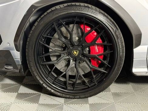 Used 2019 Lamborghini Urus image 13