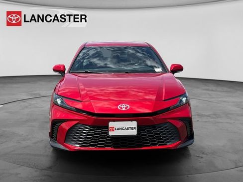 Used 2025 Toyota Camry SE FWD image 2