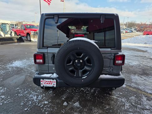 Used 2021 Jeep Wrangler Unlimited Sport image 4